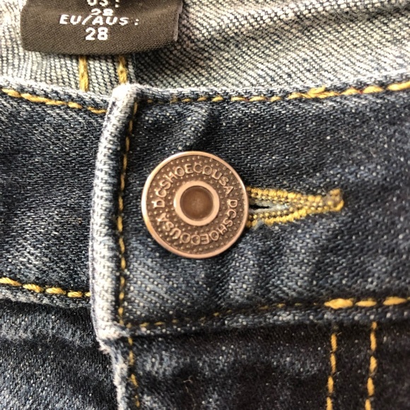 DC Shoe Co Dark Wash Straight Jeans 28 - Picture 4 of 13